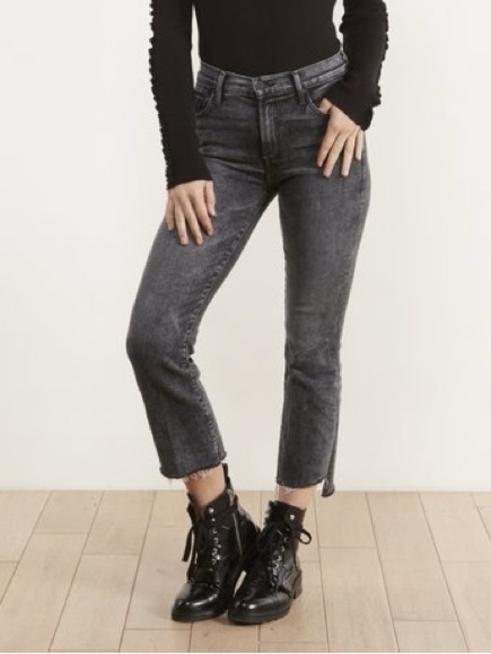 Mother Denim The Insider Crop Step Jeans Fray in Train Stops Black 29